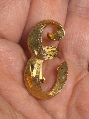 Vintage Mamselle Gold Tone Brushed Letter/Initial "E" Brooch